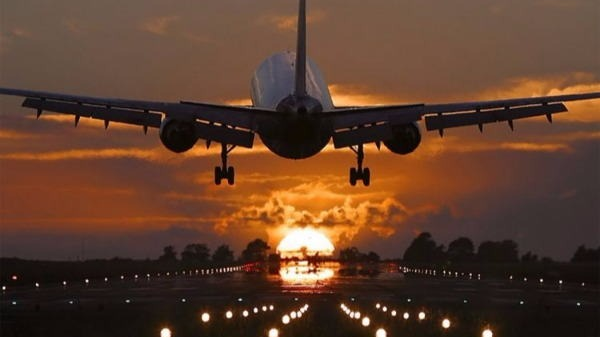 37-il-evvel-radarlardan-iten-teyyare-bir-anda-aeroporta-enis-etdi-her-kes-sokdanbsp-1696581728